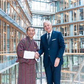 Image - EIB welcomes Prime Minister of Bhutan for renewable energy talks