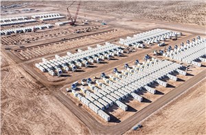  Hanwha SolarOne &copy;
